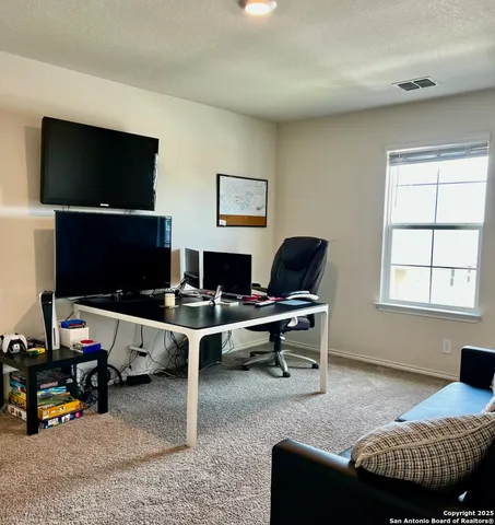 $2,250 | 13060 Kalinoski, St. Hedwig, TX 78152