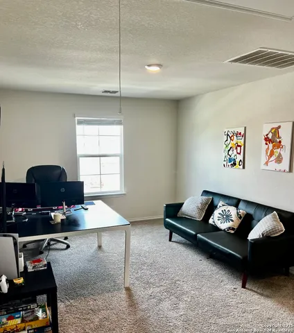 $2,250 | 13060 Kalinoski, St. Hedwig, TX 78152