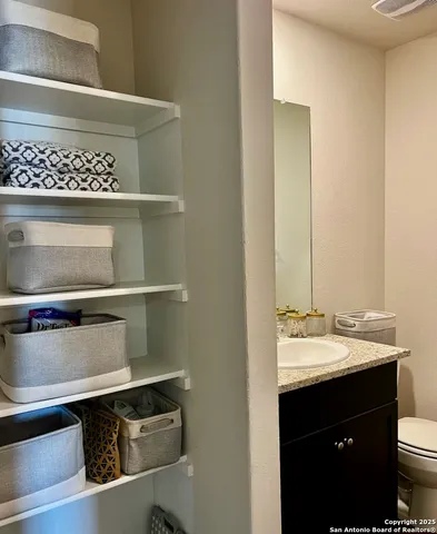 $2,250 | 13060 Kalinoski, St. Hedwig, TX 78152