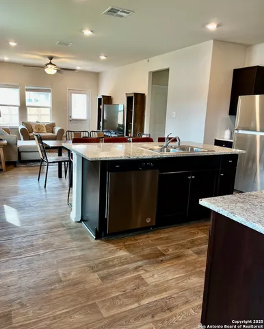 $2,250 | 13060 Kalinoski, St. Hedwig, TX 78152