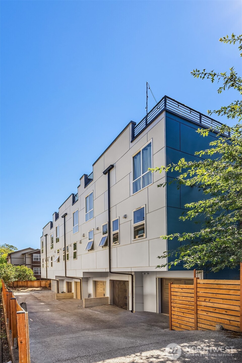 1402 North 95th Street Seattle, WA 98103 - Photo 25 of 31 a front view of a building