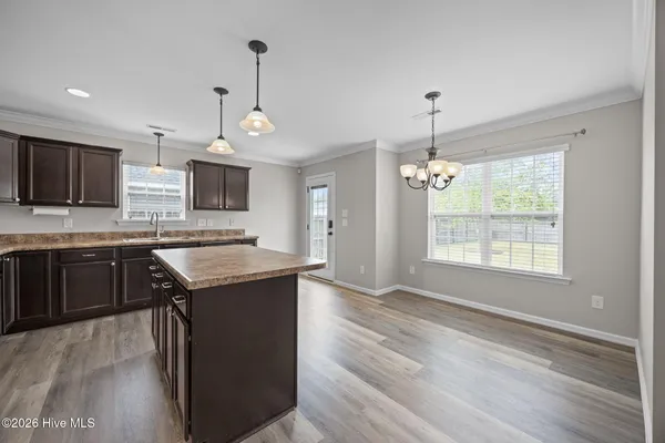 $339,999 | 404 Knoll Circle, Greenville, NC 27858