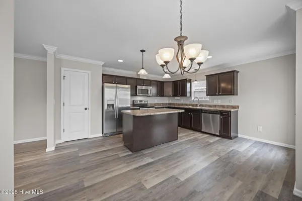 $339,999 | 404 Knoll Circle, Greenville, NC 27858