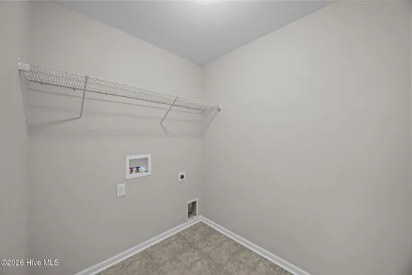 $339,999 | 404 Knoll Circle, Greenville, NC 27858