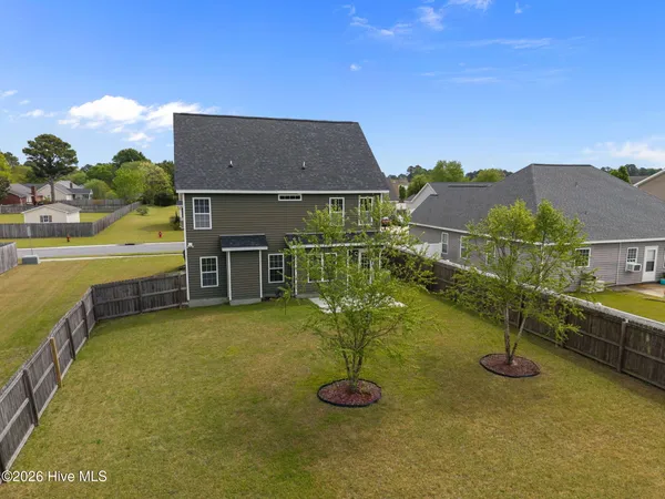 $339,999 | 404 Knoll Circle, Greenville, NC 27858