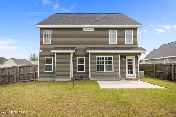 $339,999 | 404 Knoll Circle, Greenville, NC 27858