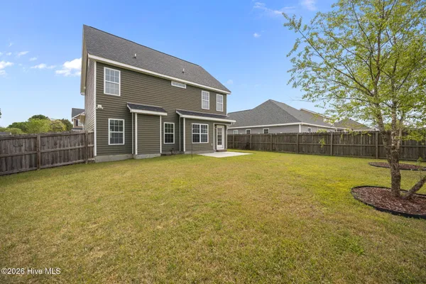 $339,999 | 404 Knoll Circle, Greenville, NC 27858
