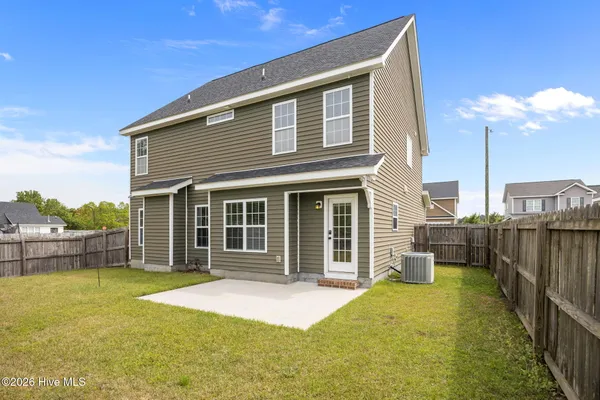 $339,999 | 404 Knoll Circle, Greenville, NC 27858