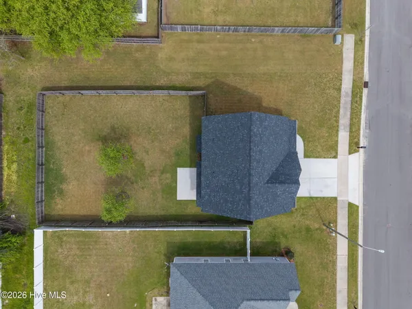 $339,999 | 404 Knoll Circle, Greenville, NC 27858