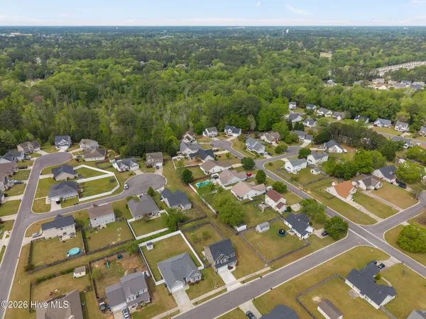 $339,999 | 404 Knoll Circle, Greenville, NC 27858