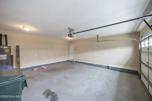 $339,999 | 404 Knoll Circle, Greenville, NC 27858