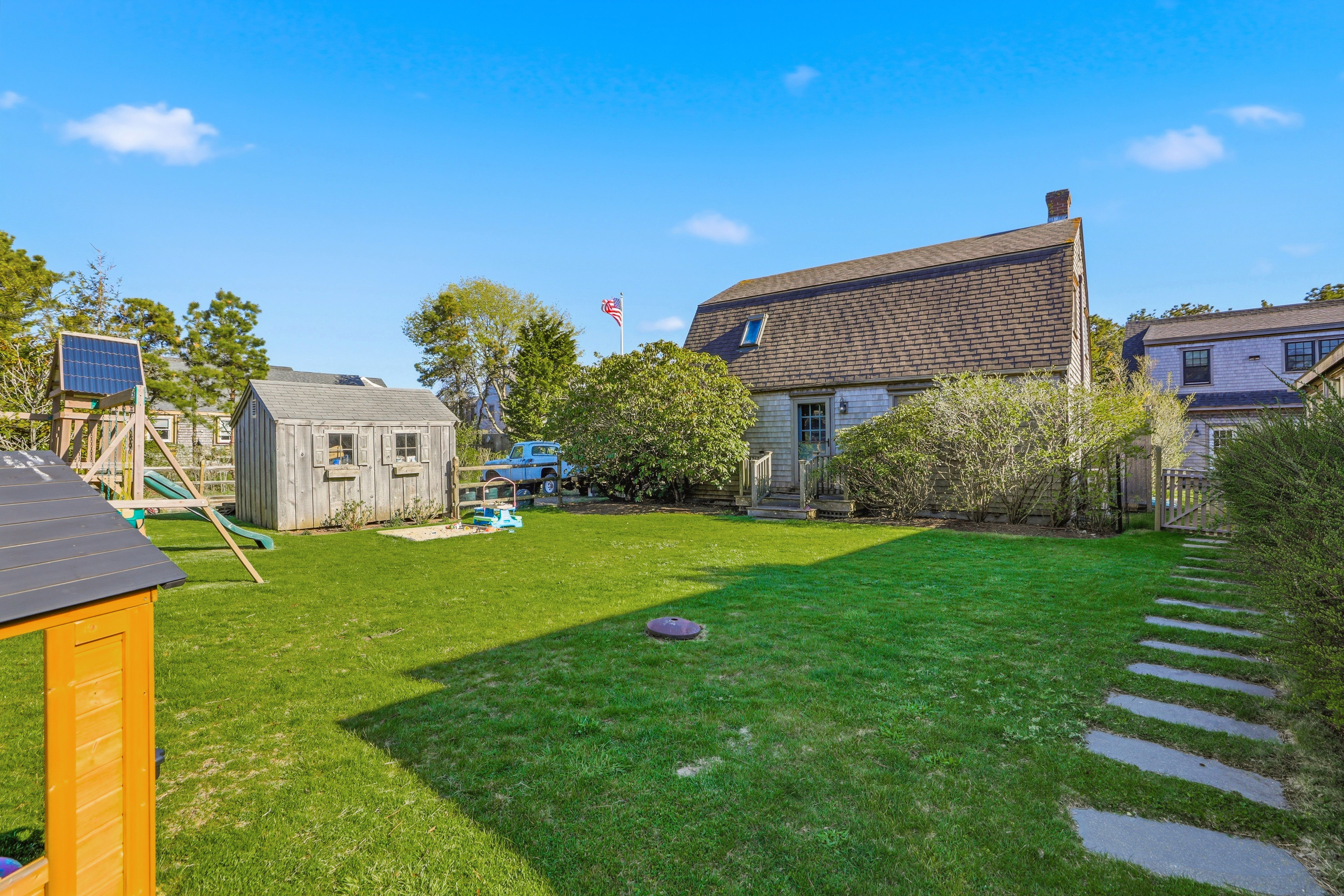 18 Pine Tree Road Nantucket, MA 02554 - Photo 17 of 27