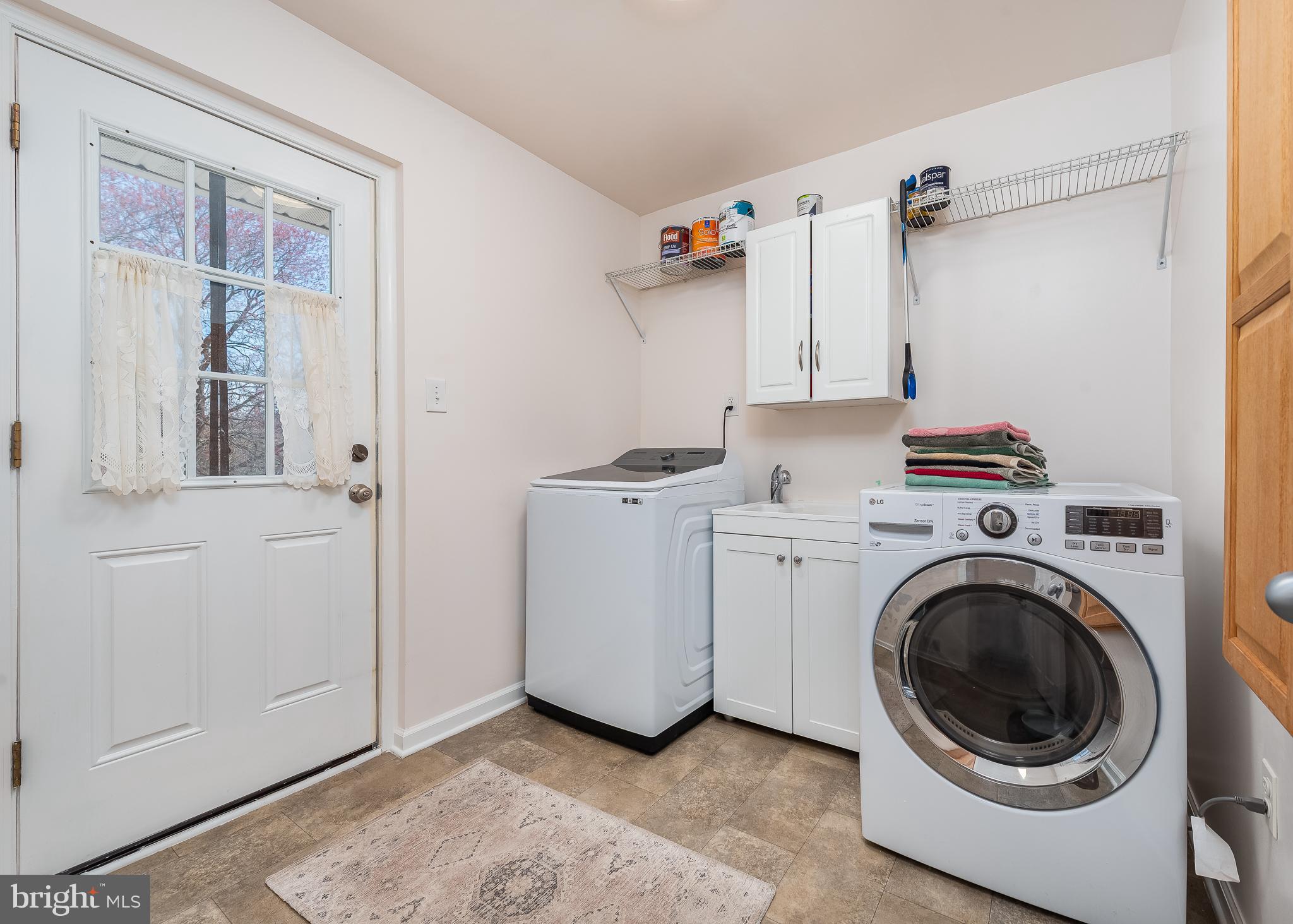 7029 Long View Road Columbia, MD 21044 - Photo 12 of 42 Oversized laundry room