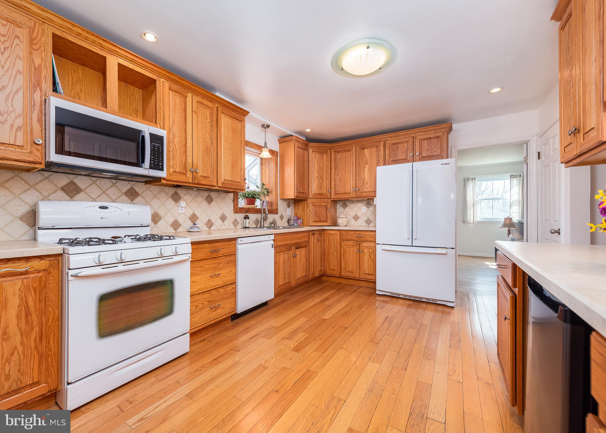 7029 Long View Road Columbia, MD 21044 - Photo 2 of 42 Updated kitchen using quality products