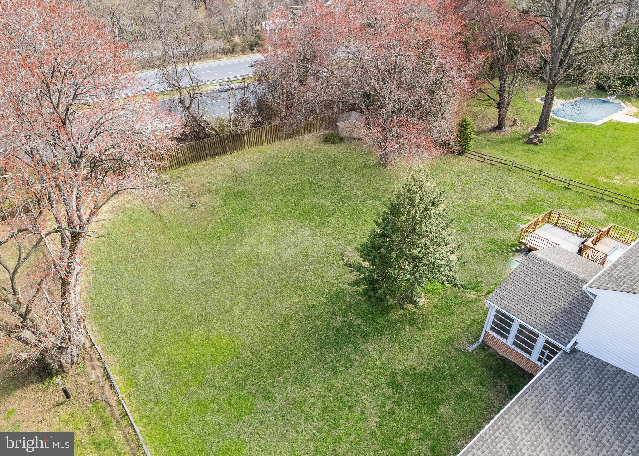7029 Long View Road Columbia, MD 21044 - Photo 32 of 42 Large back yard with fence great for pets