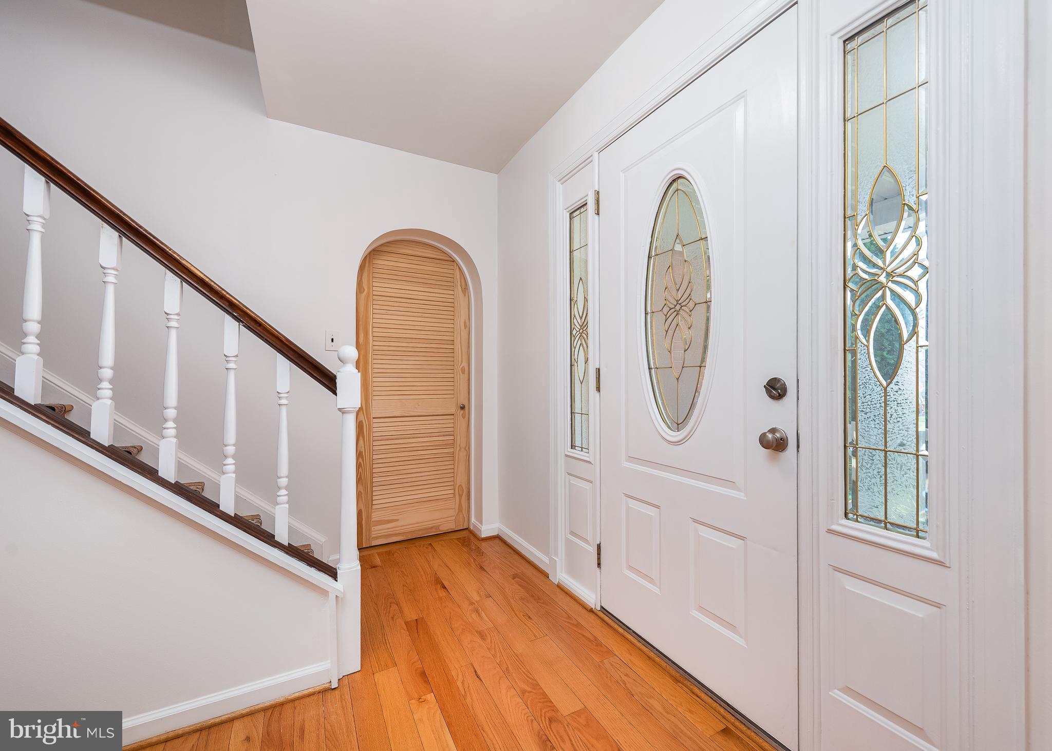 7029 Long View Road Columbia, MD 21044 - Photo 5 of 42 Foyer