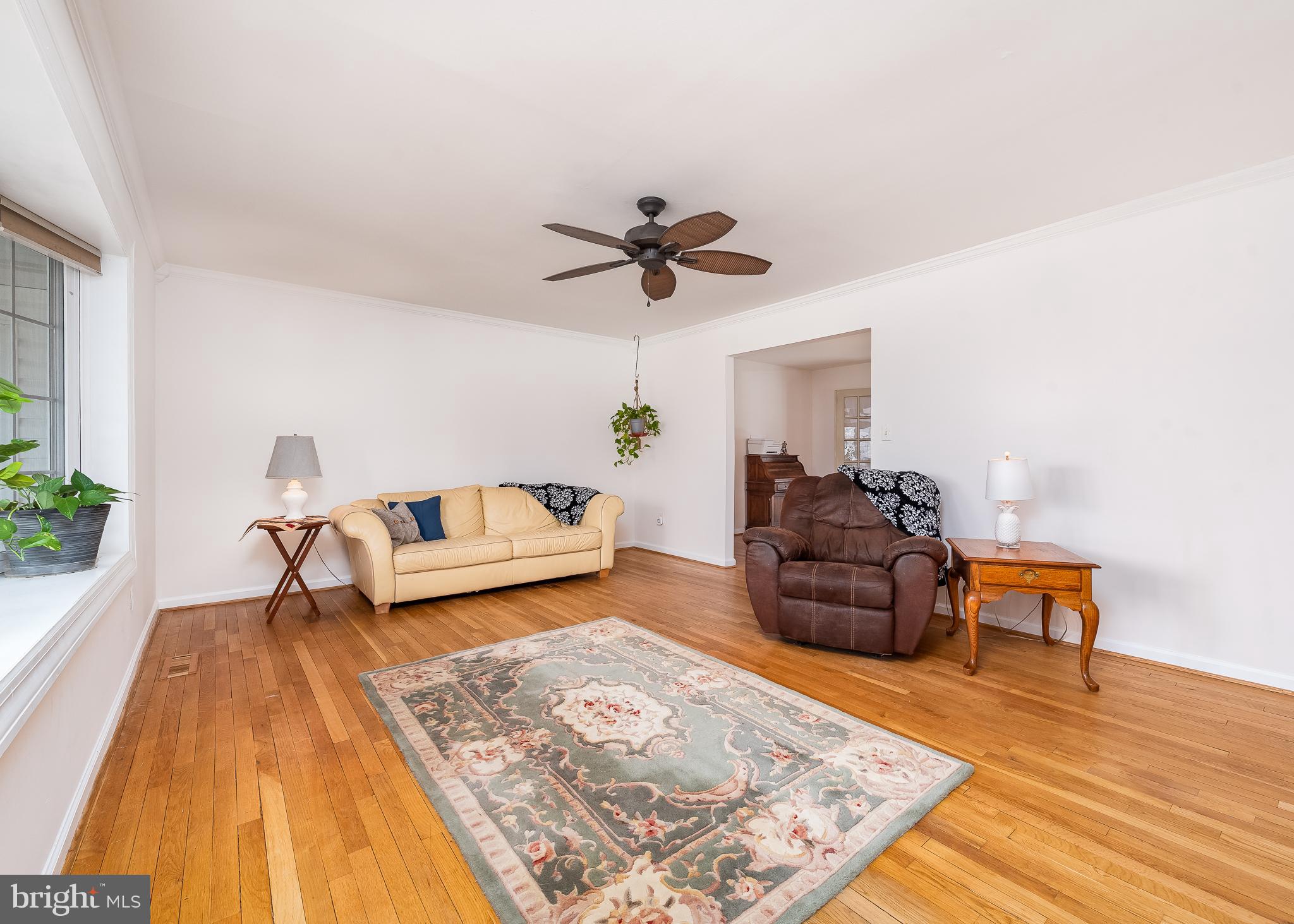 7029 Long View Road Columbia, MD 21044 - Photo 7 of 42 Living room