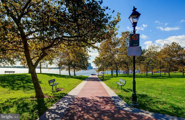 $266,900 | 422 North Luzerne Avenue, Baltimore, MD 21224