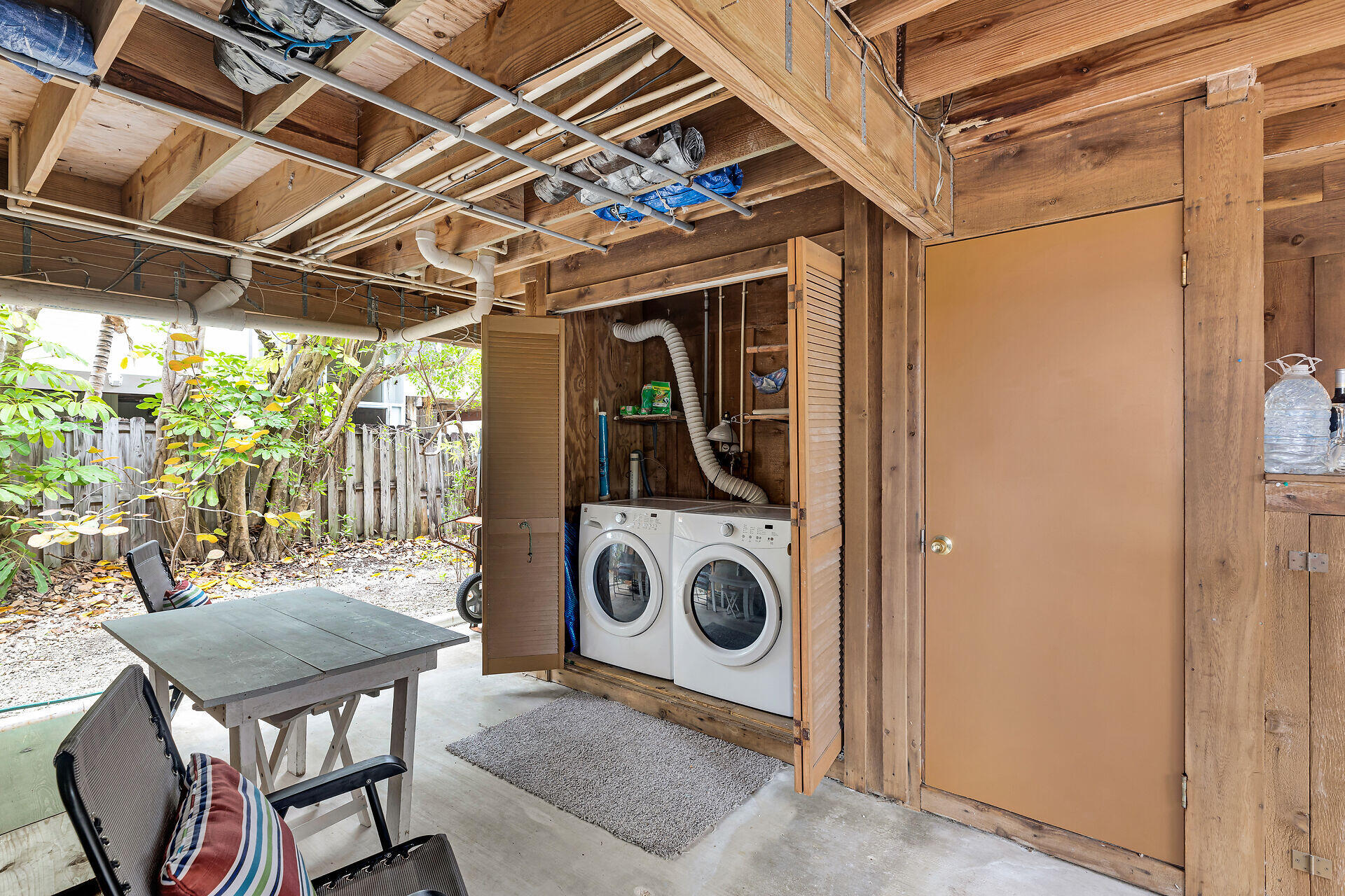 683 Blackbeard Road Summerland Key, FL 33042 - Photo 39 of 49 Laundry area