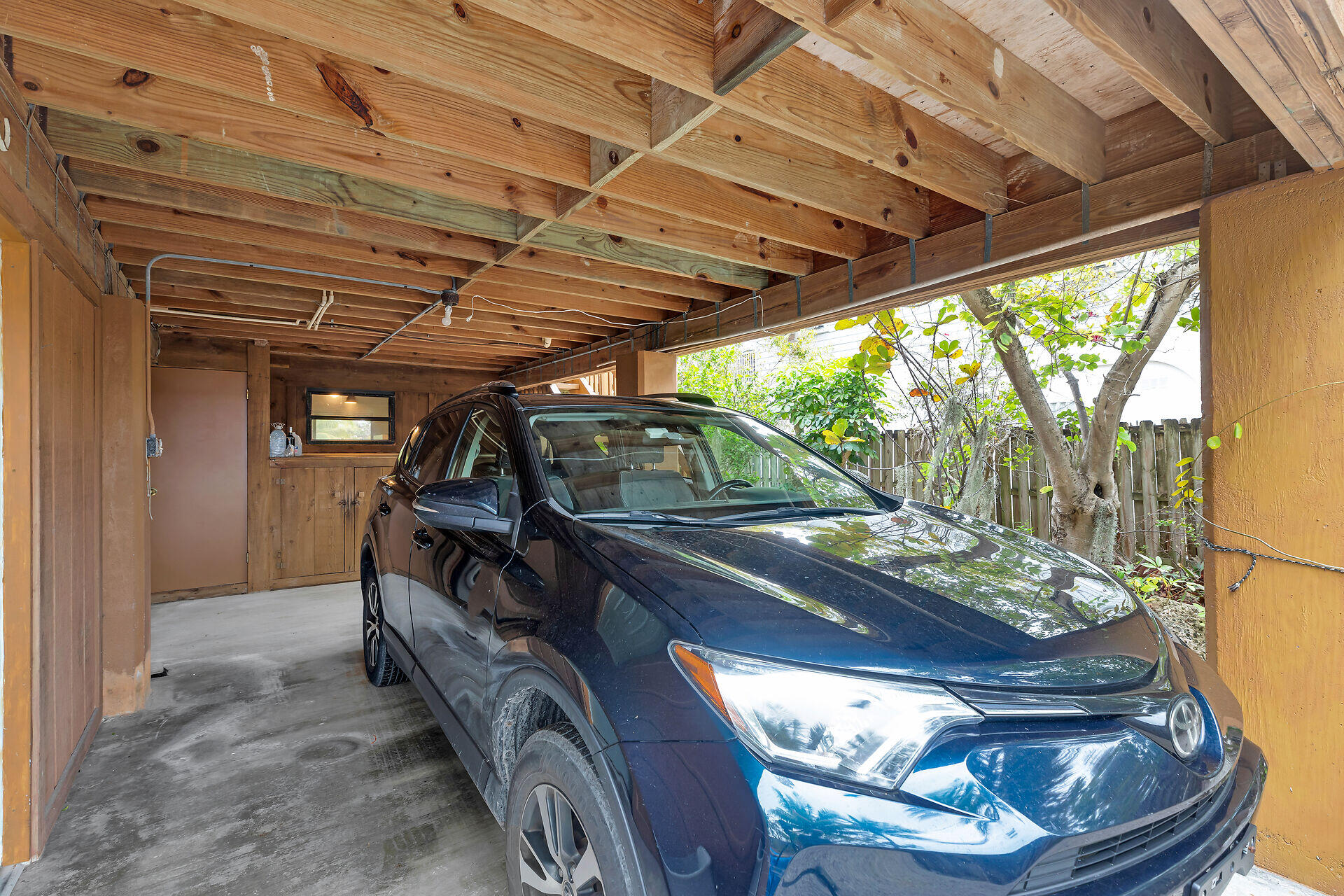 683 Blackbeard Road Summerland Key, FL 33042 - Photo 40 of 49 Covered parking