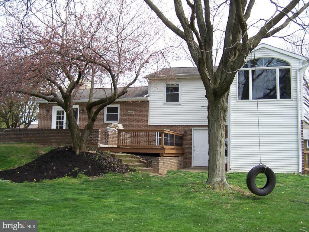 20 Green Acre Road Lititz, PA 17543 - Photo 2 of 17 Gallery Image 2
