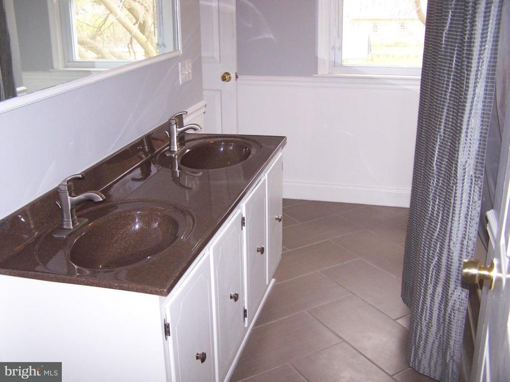 20 Green Acre Road Lititz, PA 17543 - Photo 12 of 17 Gallery Image 12