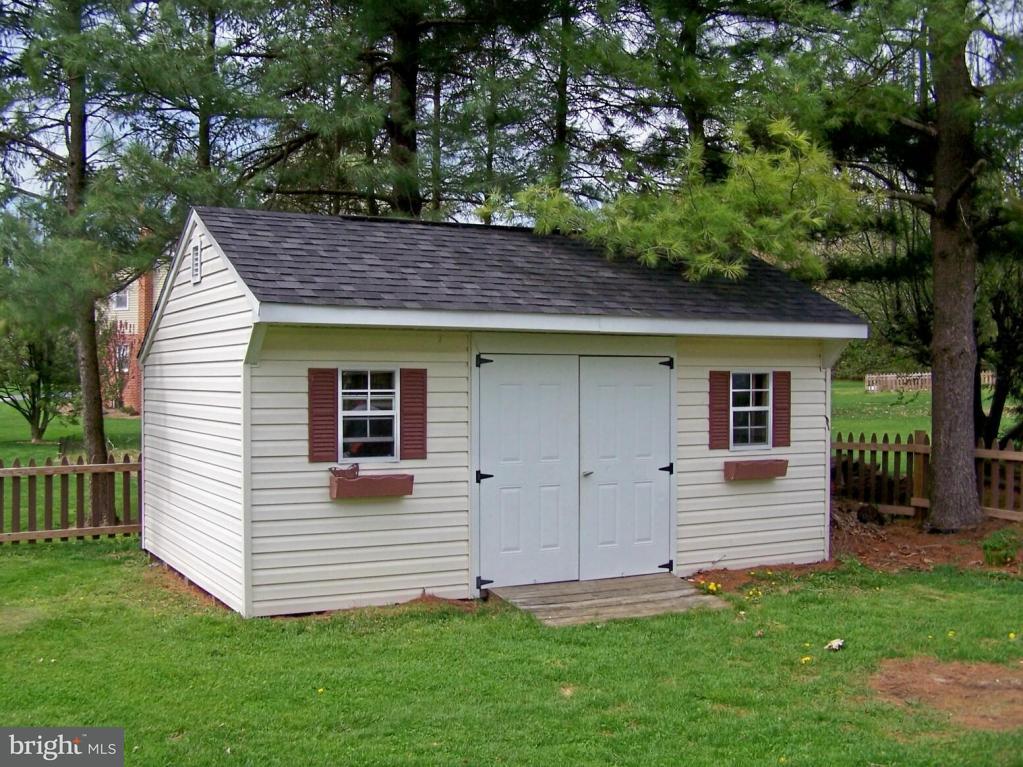 20 Green Acre Road Lititz, PA 17543 - Photo 3 of 17 Gallery Image 3