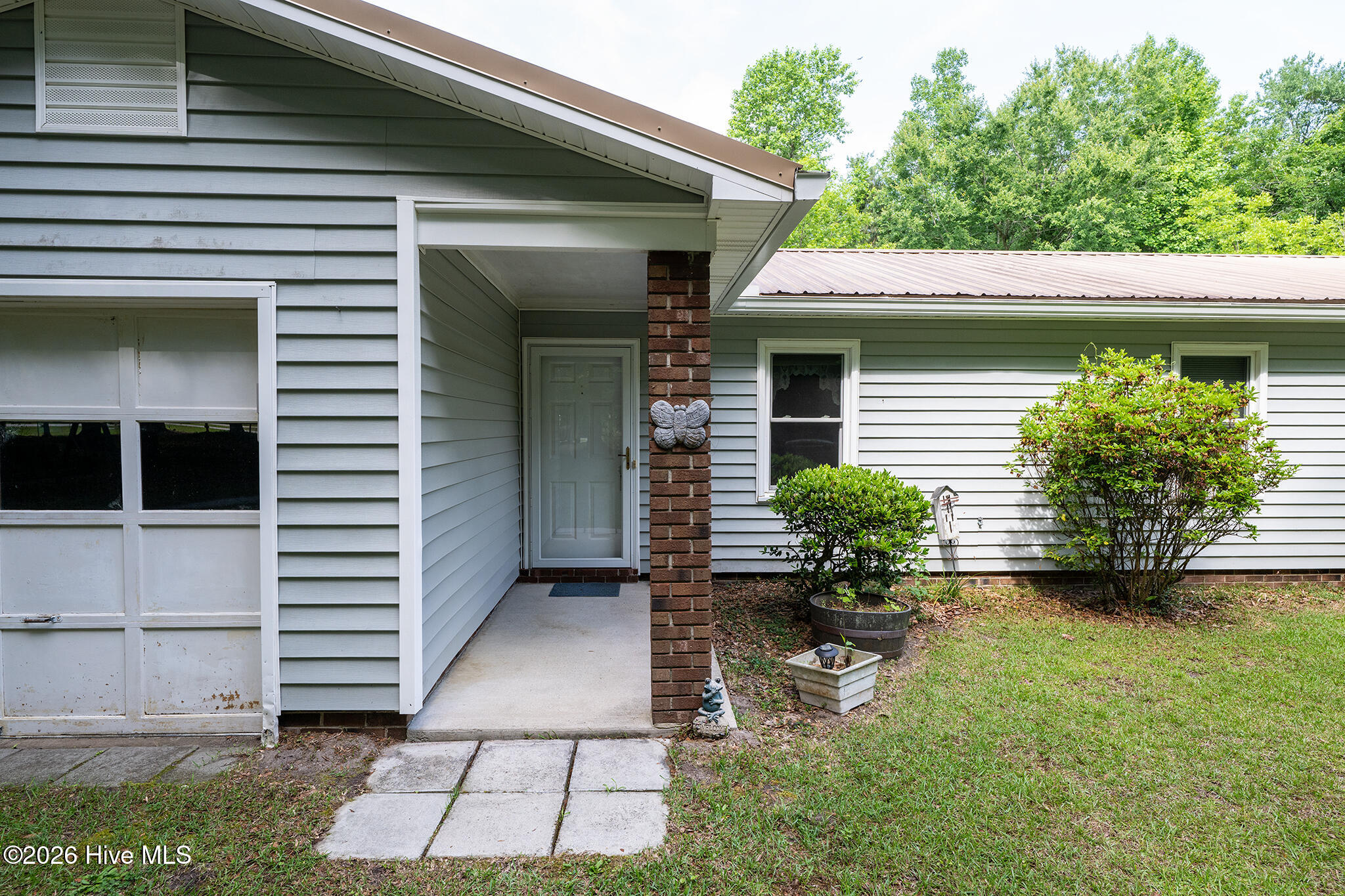5101 Sand Ridge Road New Bern, NC 28560 - Photo 8 of 48 Covered Entry
