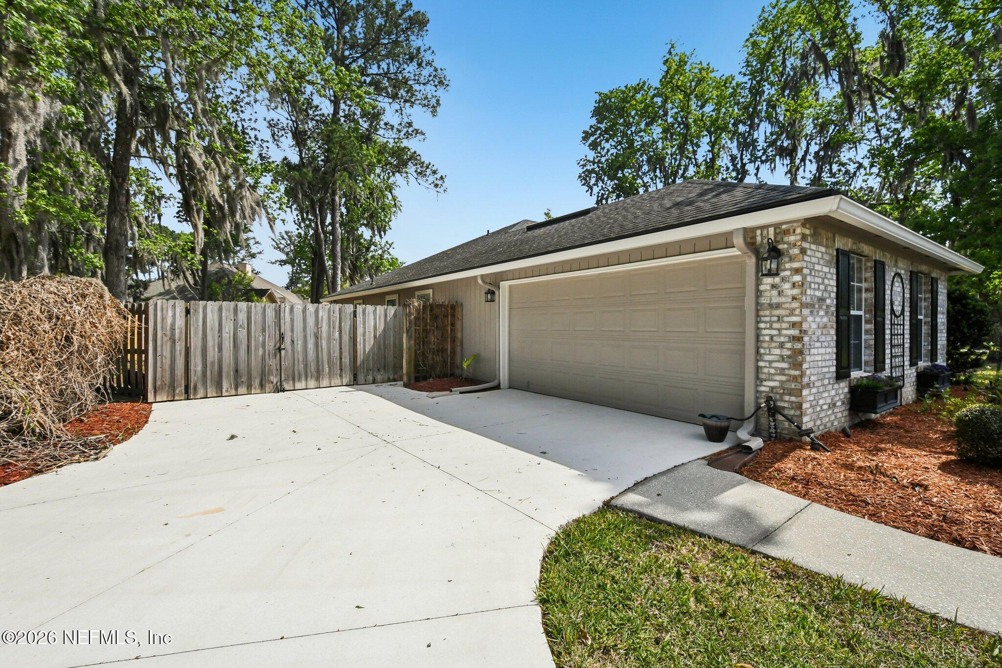 3070 Nautilus Road Middleburg, FL 32068 - Photo 5 of 66 Garage Entry