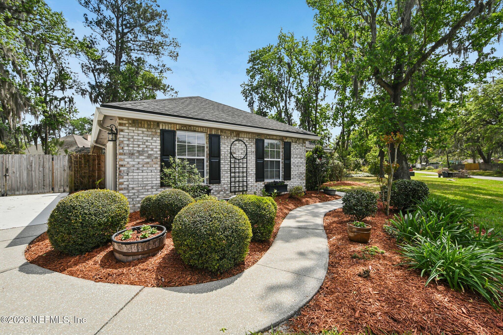 3070 Nautilus Road Middleburg, FL 32068 - Photo 6 of 66 Front Walkway