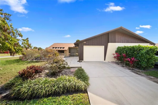 $349,000 | 4779 Lakewood Boulevard, Unit H1, Naples, FL 34112