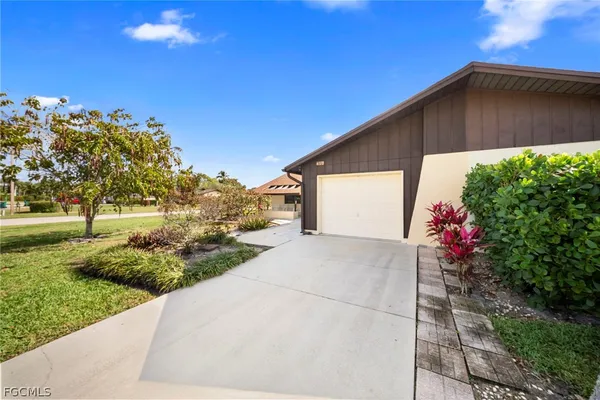 $349,000 | 4779 Lakewood Boulevard, Unit H1, Naples, FL 34112