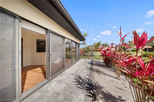 $349,000 | 4779 Lakewood Boulevard, Unit H1, Naples, FL 34112