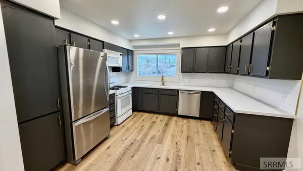 $2,200 | 145 North Byron Avenue, Shelley, ID 83274