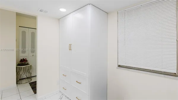 $2,300 | 424 Southeast 10th Street, Unit 204, Dania Beach, FL 33004