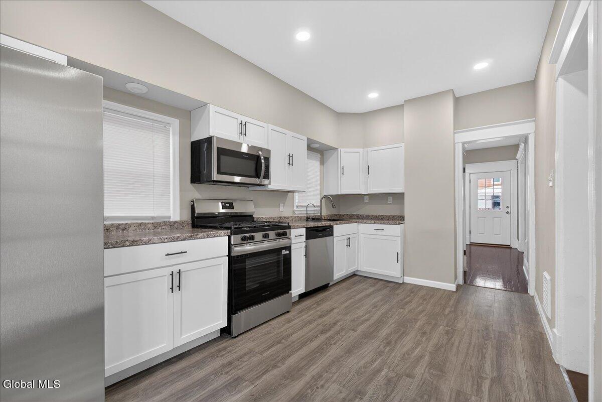 35 James Street Schenectady, NY 12304 - Photo 13 of 49 31-35 James St-31