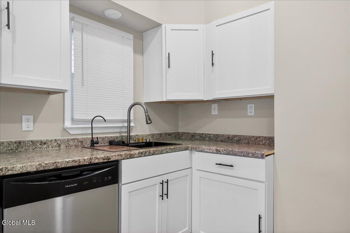 35 James Street Schenectady, NY 12304 - Photo 14 of 49 33-35 James St-33