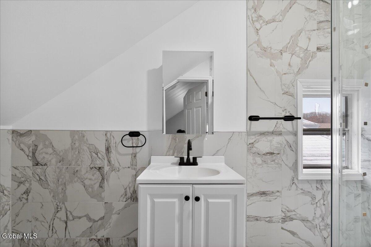 35 James Street Schenectady, NY 12304 - Photo 34 of 49 25-35 James St-25