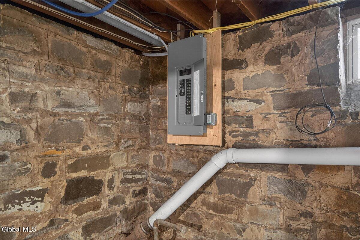 35 James Street Schenectady, NY 12304 - Photo 36 of 49 34-35 James St-34