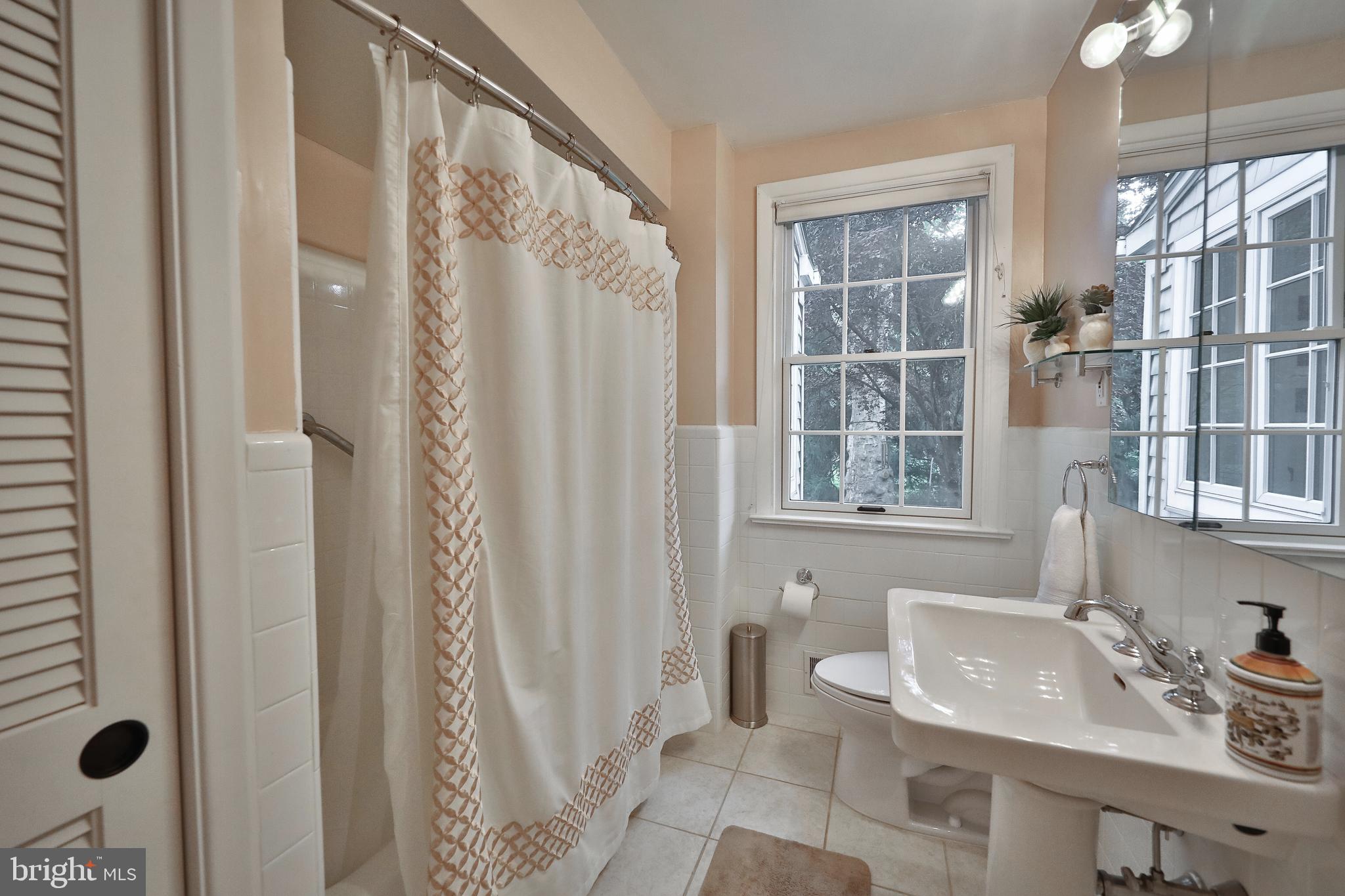 1528 Spring Mill Road Gladwyne, PA 19035 - Photo 27 of 48 Full Bathroom on Main Level