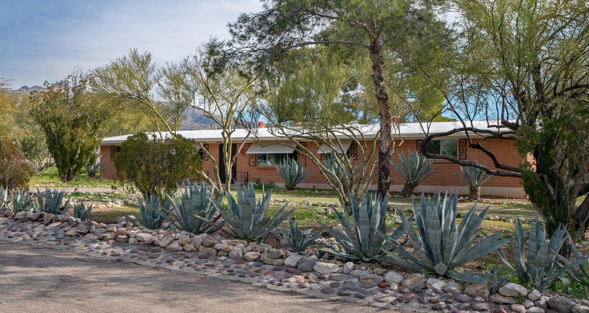 8962 East Buckboard Road Tucson, AZ 85749 - Photo 9 of 25 Gallery Image 9