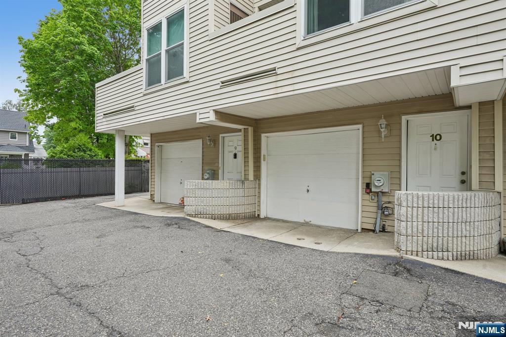925 Main Street, Unit 10 Hackensack, NJ 07601 - Photo 10 of 28