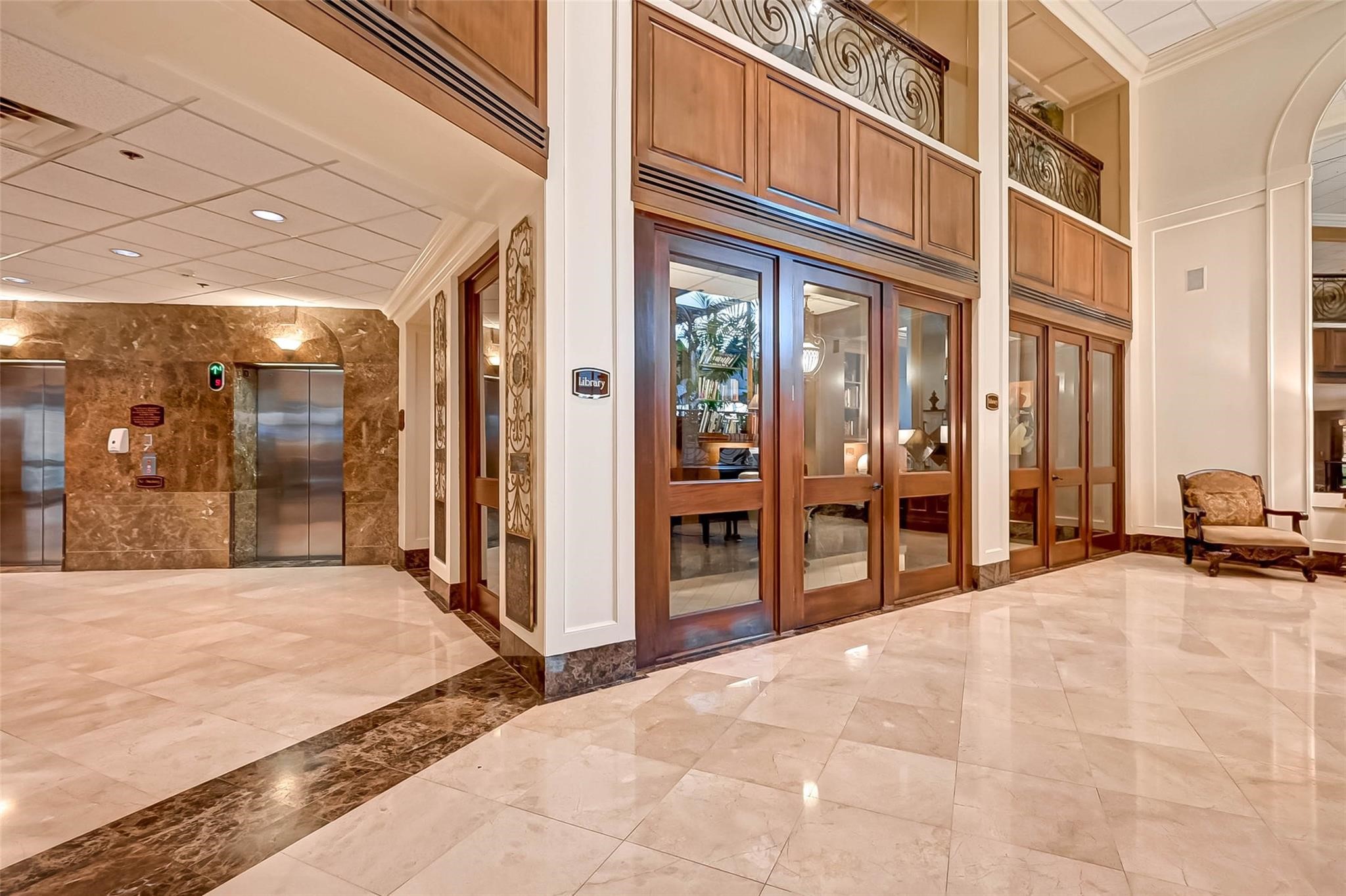 3525 Sage Road, Unit 1703 Houston, TX 77056 - Photo 7 of 43 a view of a building