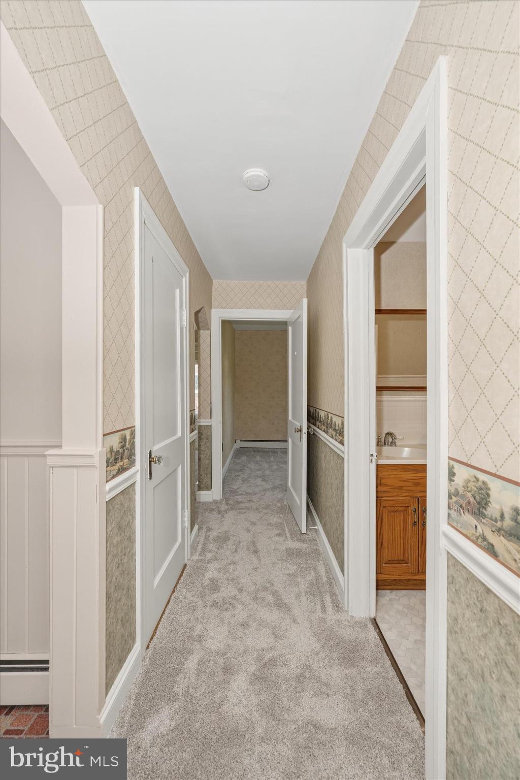 11205 Hessong Bridge Road Thurmont, MD 21788 - Photo 16 of 69 Main Level Hallway