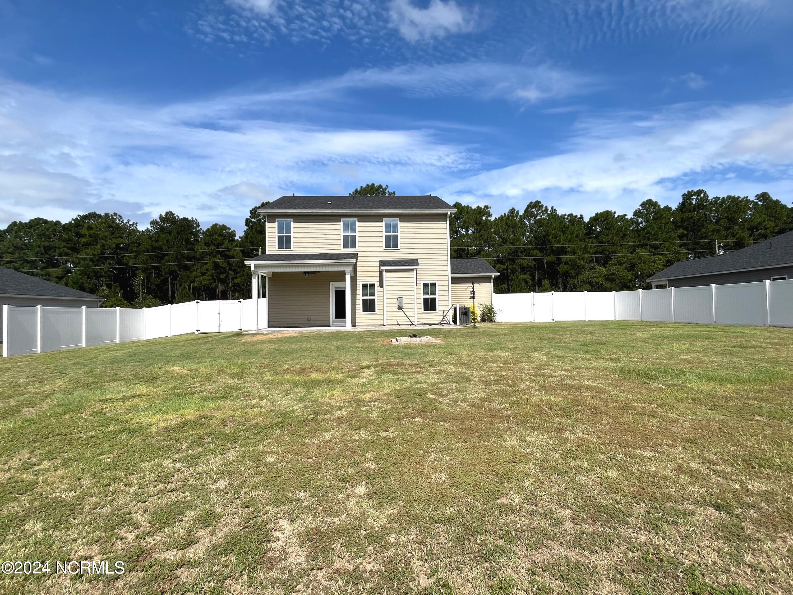885 Carolina Road Aberdeen, NC 28315 - Photo 2 of 31