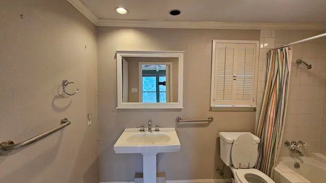 $5,900 | 4902 Westview Drive, Austin, TX 78731