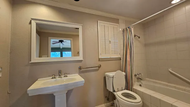 $5,900 | 4902 Westview Drive, Austin, TX 78731