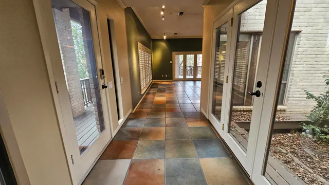 $5,900 | 4902 Westview Drive, Austin, TX 78731