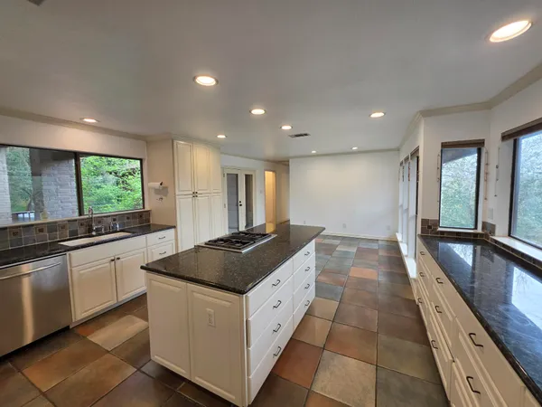 $5,900 | 4902 Westview Drive, Austin, TX 78731