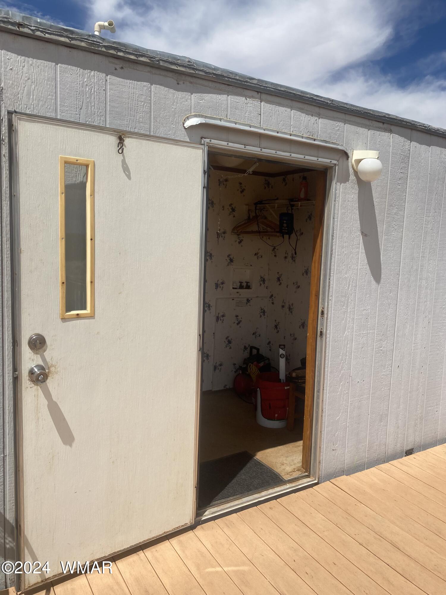5149 Pj Ranch Road Snowflake, AZ 85937 - Photo 16 of 44 a bathroom with a shower